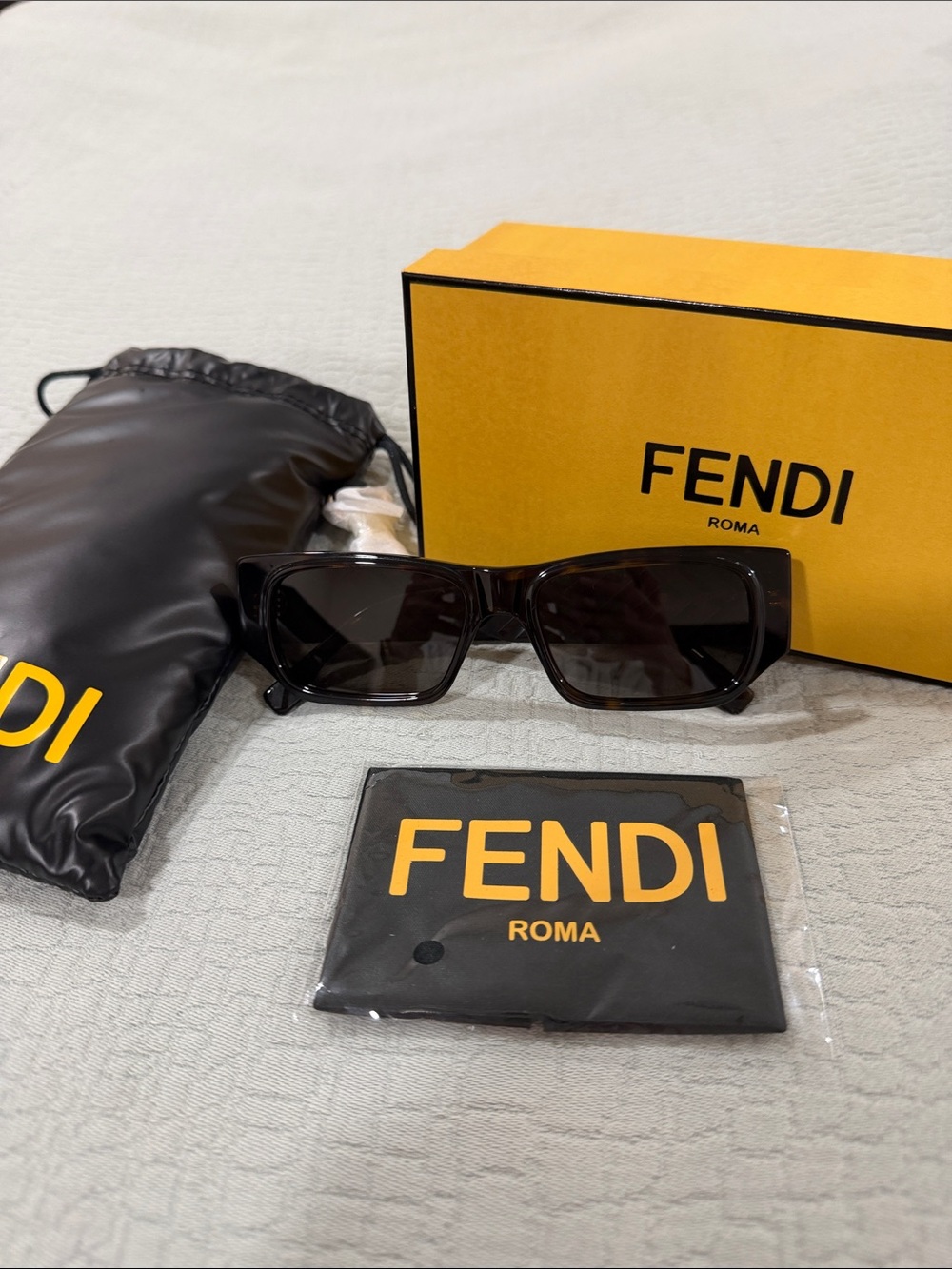 Fendi Tortoiseshell Rectangular Sunglasses with FF Logo - Brown - Picture 9 of 9